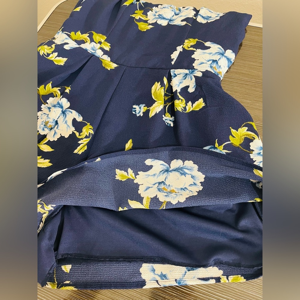 Altar'd State NWT Halter Top Romper with Navy Floral Design Size Medium - Picture 7 of 15